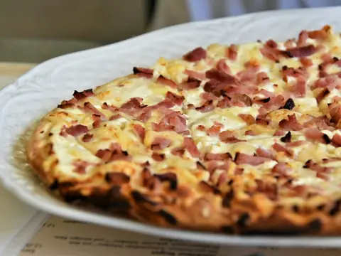 Pizza Speck (foto indicativa)